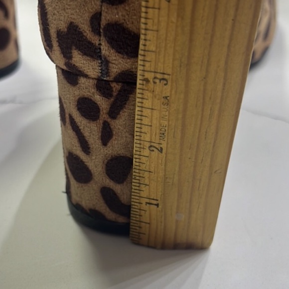 Time And Tru Brown Leopard Cheetah Print Ankle Bootie Boots NWOT - Picture 8 of 13